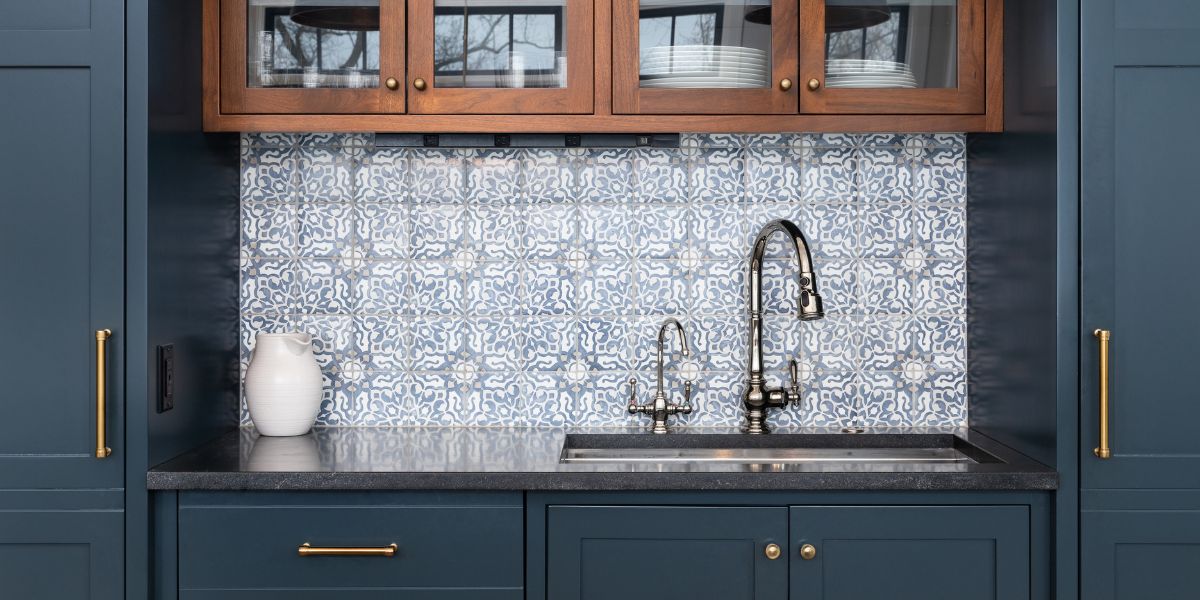 textured backsplash
