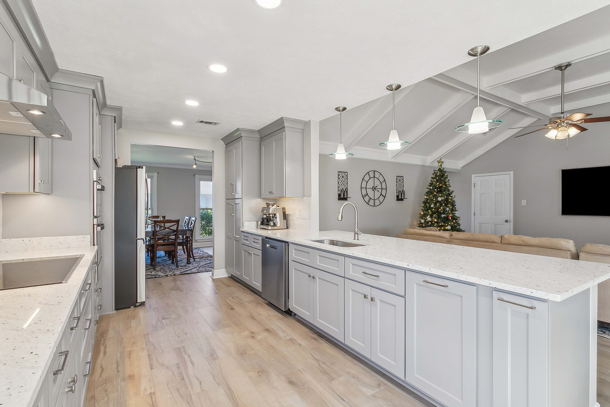 kitchen remodel with pull out drawers